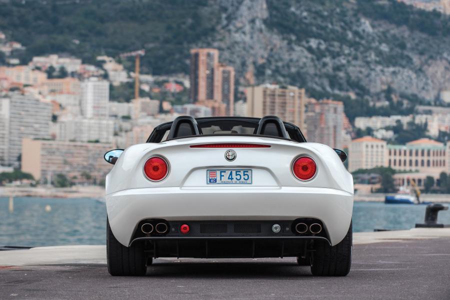  Alfa Romeo 8C Spider 2008 года  (фото 25 из 46)
